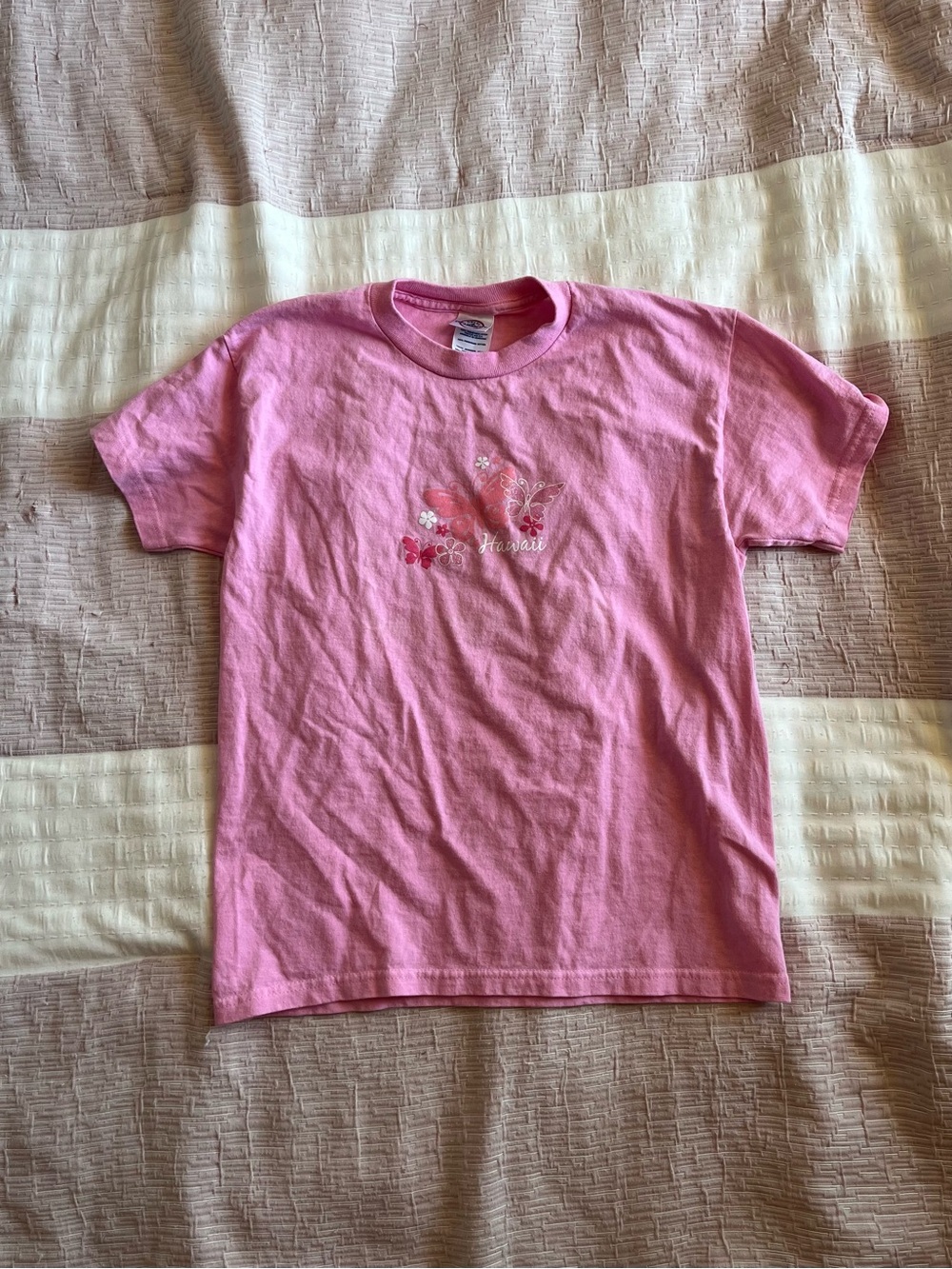 Y2K 2000s style Hawaii Print Sparkle Pink Short Sleeve Tee